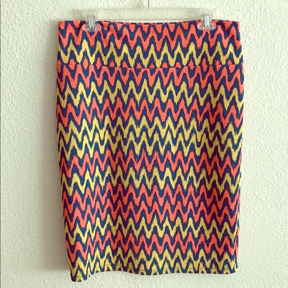 LulaRoe Women’s Stretchy Comfortable Fun Skirt !!!